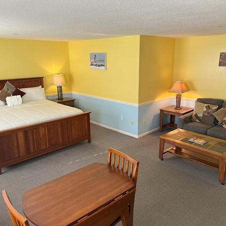Old Harbor Inn South Haven Bagian luar foto