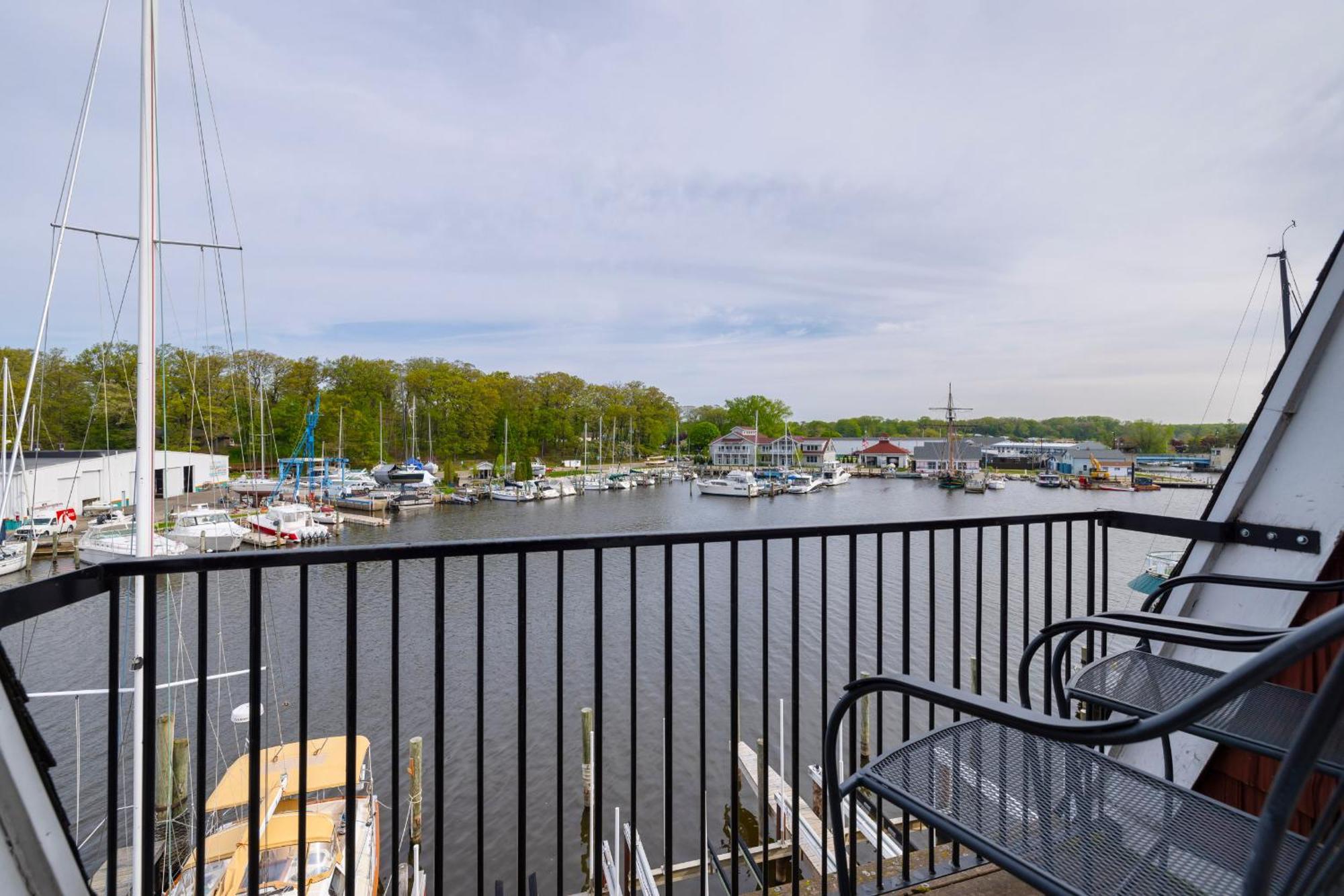Old Harbor Inn South Haven Bagian luar foto