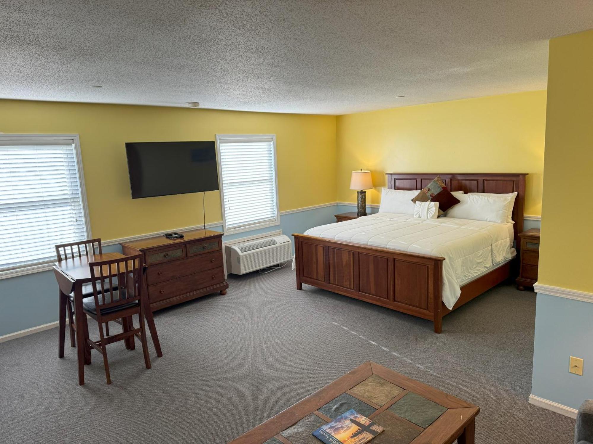Old Harbor Inn South Haven Bagian luar foto